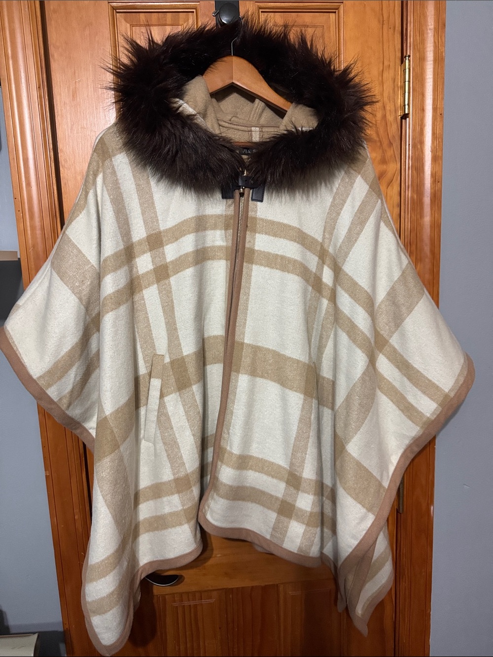 Via Spiga Cream & Tan Wool Blend Cape